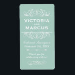 Etiqueta Rótulos De Favor Da Garrafa De Vinho De Casamento<br><div class="desc">Perfeito para casamentos de vinhedo ou favores de garrafa de vinho, essas elegantes etiquetas de estilo vintage florescem apresentam um monograma personalizado de noiva e noiva, a data do casamento, o tipo de vinho e a mensagem de obrigado que pode ser completamente personalizada. Cor verde de jade cinza com texto...</div>