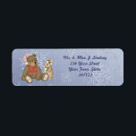 Etiqueta Snowflake Bear & Bunny Address Label<br><div class="desc">O tema do Natal doce apresenta um ursinho de peluche e seu amigo coelho com fundo azul de floco de neve. O texto está pronto para você personalizar com suas informações.</div>