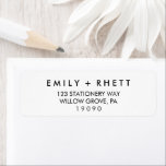 Etiqueta Southern Belle Wedding<br><div class="desc">Estas etiquetas de volta do casamento de ventre do sul são perfeitas para um casamento moderno. A design minimalista apresenta tipografia branca e preta russa, mas elegante, para um olhar simples. Compre o tamanho da etiqueta do endereço de devolução para seus convites de casamento e o tamanho da etiqueta do...</div>