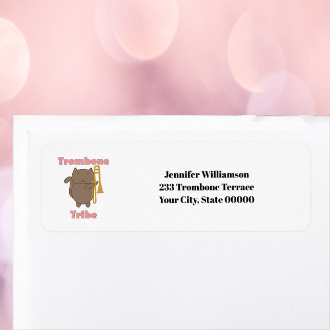 Etiqueta Tribo do Trombone Gatinho Fofo Endereço de Devoluç (A return address label with a cat holding a trombone and the words trombone tribe.)