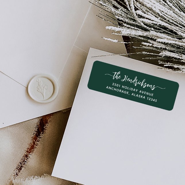 Etiqueta Verde da Floresta Moderna | Natal familiar (A whimsical and stylish return address label in festive forest green)