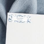Etiqueta Vintage English Floral Toile de Jouy-Blue<br><div class="desc">Linda e sem costura padrão de jouy adaptado a partir de uma placa comercial inglesa gravada design por John Munns cerca de 1770 com ruínas clássicas,  portos marítimos,  pastores e terras florais. Azul em fundo branco com campos de texto editáveis.</div>