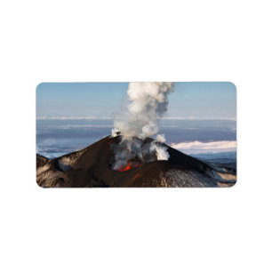 Etiqueta Vulcão ativo da cratera: lava, gás, vapor, cinza