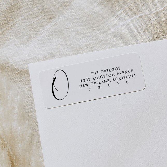 Etiquetas de Endereço de Retorno Mínimo do Monogra (Black and white minimal return address labels featuring a large script monogram.)