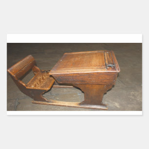 Etiquetas de madeira velhas da mesa e da cadeira