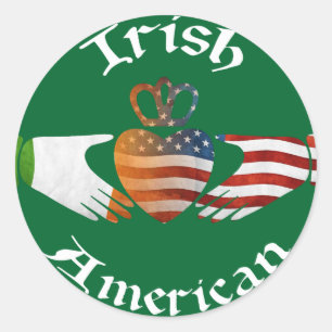 Etiquetas irlandesas de Claddagh do americano