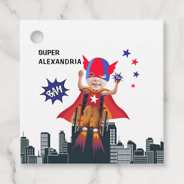 Etiquetas Para Lembrancinhas Aniversário do Super Herói Voando Hero Girl em cad (Frente)