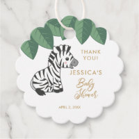 Bebê zebra branca com folhas de selva