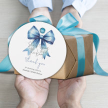 Dando o Nó Arco Azul do Chá de Noiva