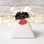 Etiquetas Para Lembrancinhas Hollywood Red Carpet Personalizado Obrigado<br><div class="desc">Etiquetas de favorecimento para o seu tema de Hollywood, doce dezesseis, morcegos mitzvah ou quinceanera apresentam um tapete vermelho e um fundo de corda de veludo VIP com três campos de texto personalizados. Mostrado com "Obrigado por celebrar comigo, amor, [nome]". Projetado para corresponder à nossa coleção de convites para eventos...</div>