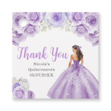 Princesa Floral em Vestido Roxo Empoeirado Quincea