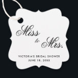 Etiquetas Para Lembrancinhas Senhorita para a Sra. Elegant Black and White Chá<br><div class="desc">Chá de panela de tipografia elegante favorece etiquetas com as palavras "Miss to Mrs" em caligrafia negra e o seu nome, título e data abaixo, sobre um fundo branco. As fontes e as cores de fundo podem ser alteradas para qualquer cor desejada. Um design simples e clássico que é excelente...</div>