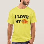 Eu Amo Minha Camiseta Pet Goldfish<br><div class="desc">O design de marisco bonito e colorido é perfeito para os proprietários de peixes. Adoro o meu slogan de peixe Goldfish.</div>