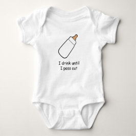 Eu bebo até que eu passe para fora a camisa da