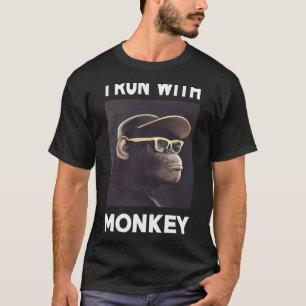 eu corro com camisa do macaco camisetas