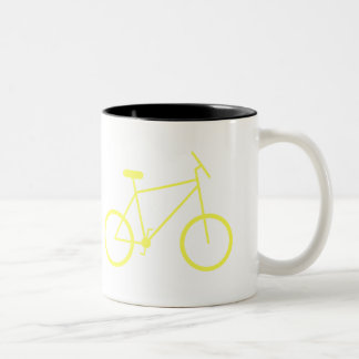 Eu monto minha bicicleta para trabalhar a caneca