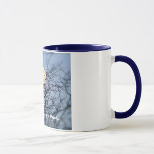 Eu te amo à lua e à caneca traseira do presente