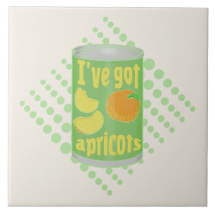 Eu tenho damascos Tin de fruta