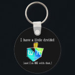 Eu tenho um pequeno Chaveiro de Dreidel<br><div class="desc">Eu tenho um pouco de sonho... E estou bem com isso. Realmente. Humor adulto Hanukkah design.</div>