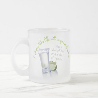 Eu tomo sempre a vida com uma grão da caneca de