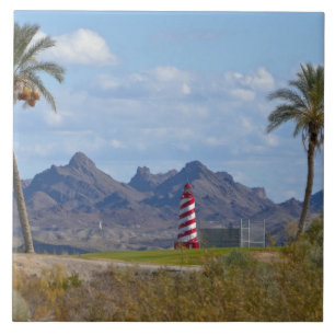 EUA, Arizona, Lake Havasu City. Farol ao lado