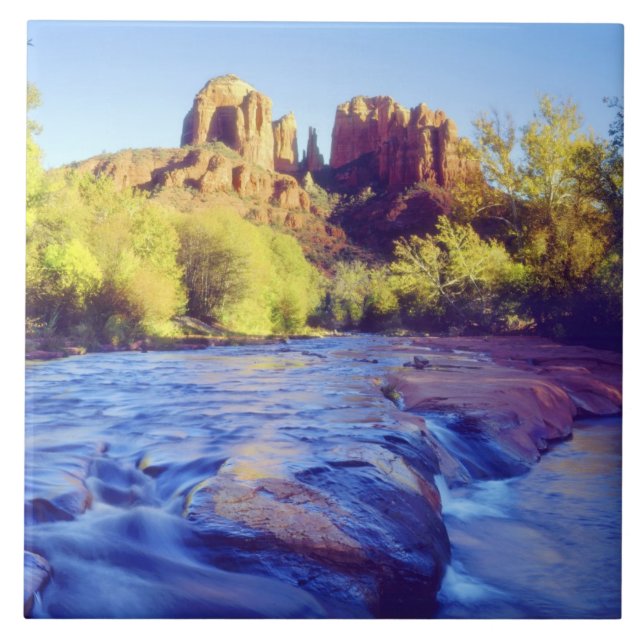 EUA, Arizona, Sedona. Cathedral Rock refletindo 2 (Frente)