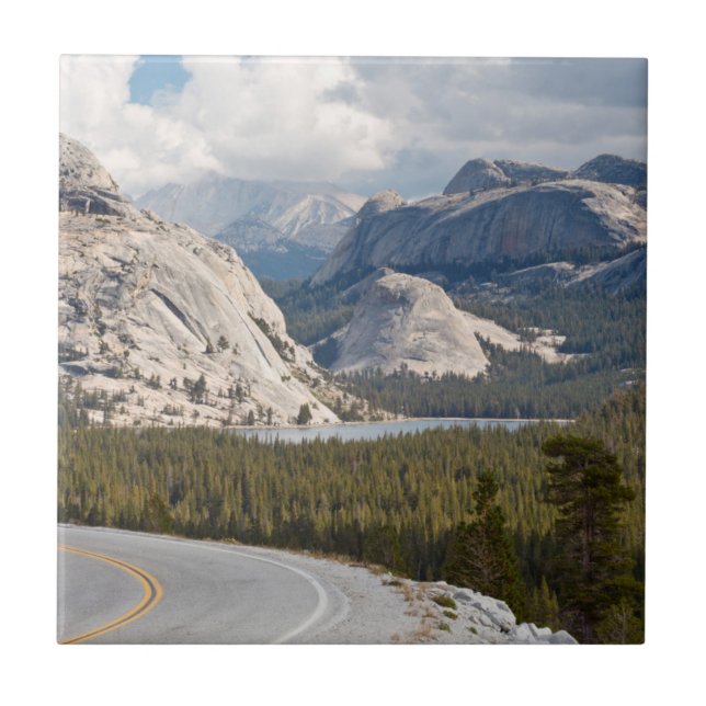 EUA, Califórnia, Parque Nacional de Yosemite (Frente)