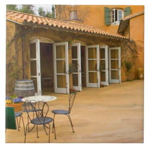 EUA, Califórnia, Sonoma Valley, Pátio na Viansa