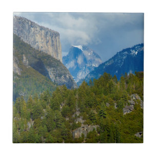 EUA, Califórnia. Vista do Half Dome em Yosemite