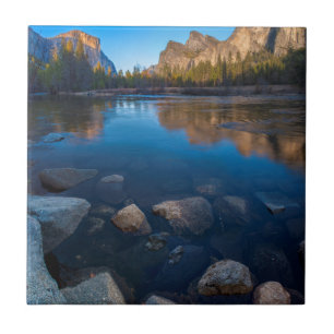 EUA, Califórnia. Vista do Vale de Yosemite 2