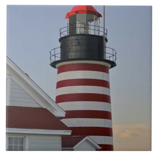 EUA, Maine, Lubec. Farol de Cabeça Oeste, (Frente)