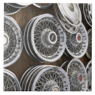 EUA, New mexico, Prewitt: Auto Hubcaps/Rt. 66