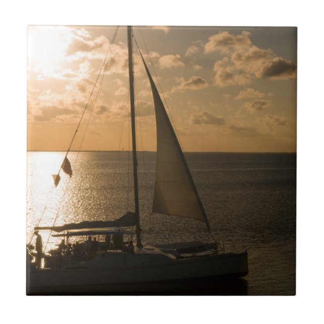 EUA, Texas, Ilha South Padre. Barco à vela (Frente)