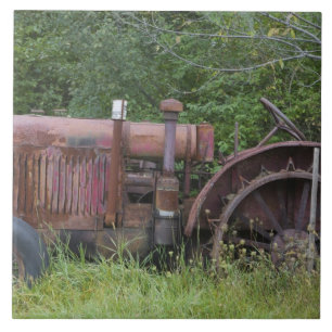 EUA, Vermont, MANCHESTER: Trator Agrícola Antigo