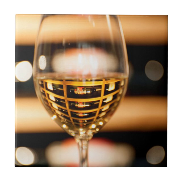 EUA, Washington, Walla Walla. Copo de vinho (Frente)