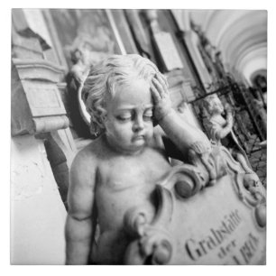 Europa, Áustria, Salzburgo. Cherub e monumento 3