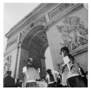 Europa, França, Paris. Cerimônia militar no