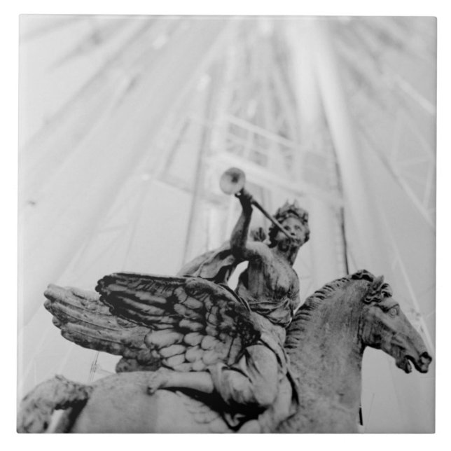 Europa, França, Paris. Estátua e roda gigante, 2 (Frente)