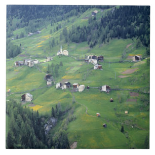 Europa, Itália, Alpes Dolomitas. Esta pequena ald