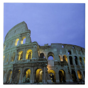 Europa, Itália, Roma. Vista noturna do
