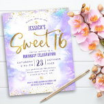 Exame Dourado de Cor de Água Púrpura do Orçamento<br><div class="desc">"Feliz Doce 16". Envie este convite de festas de orçamento estonteante, brilhante, giro, festivo, moderno, personalizado, personalizado para um evento a lembrar. Folha de ouro brilhante e minúsculos pontos brilhantes de confetti e script de tipografia sobrepõem um fundo de aquarela roxa mole. Personalize o texto personalizado com o nome da...</div>