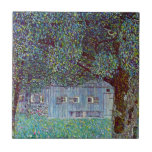 Fábrica do Alto Áustria por Gustav Klimt<br><div class="desc">Farmhouse no Alto da Áustria (1912), por Gustav Klimt, é uma pintura de arte simbólica da Era Vitoriana. Uma cena natural com árvores e um campo de flores com um celeiro numa fazenda. A grande estrutura de madeira tem janelas. Sobre o artista: Gustav Klimt (1862-1918) era um pintor simbolista austríaco...</div>