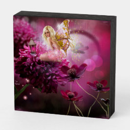 Fada De Fantasia Em Flor No Jardim