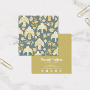 Falcões e Rosas a ouvir o Necklace Jewelry