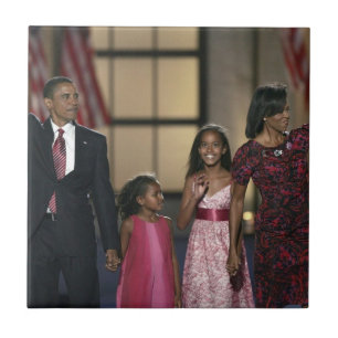 família de Barak Obama acena