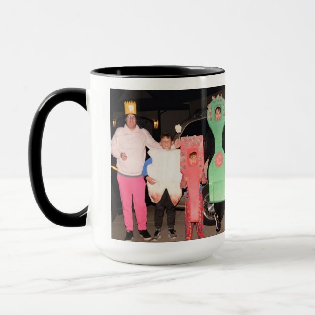 família mike halloweem 2021 caneca (Esquerda)