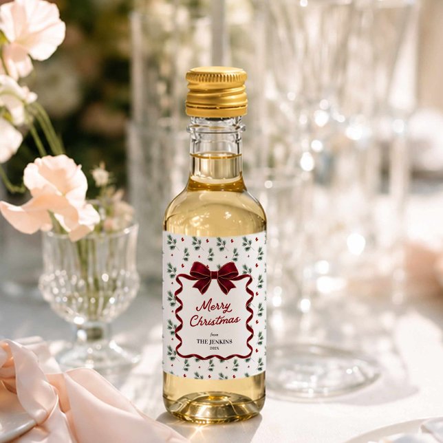 Favor de Natal Personalizado para Festa de Natal (Merry Christmas Red Bow and winter greenery mini wine label party favors
)