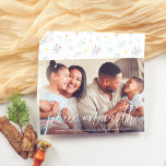 Fazenda orçamental no Natal da Terra<br><div class="desc">Mande desejos de Natal para a família e amigos com esta bela e design orçamental. Este design é um lembrete de tudo o que é melhor na época de férias - tempo familiar e esperança para o próximo ano! A frente deste cartão está coberta com uma foto de sua escolha,...</div>