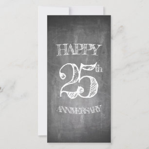 Feliz aniversário de 25 anos em quadro de giz