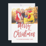 Feliz Cartão com fotos de Letras com Mão de Natal<br><div class="desc">Feliz Cartão com fotos de Manuscrito de Natal. A foto e o texto deste script de pincel com letra manual podem ser atualizados e personalizados com sua foto e seu nome de família. Este cartão apresenta também o nome da família e uma coroa de folha de ouro no verso do...</div>